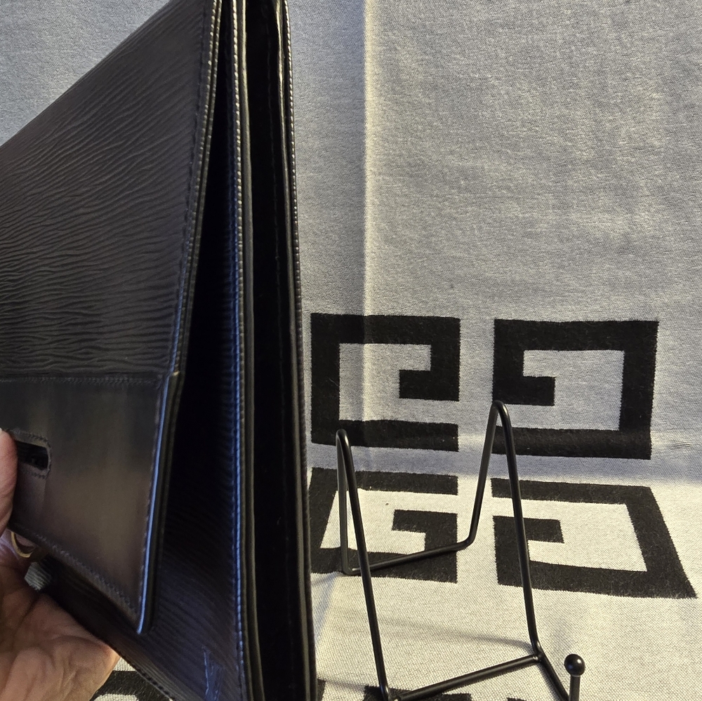 Louis Vuitton Epi Leather Clutch - Picture 5 of 8